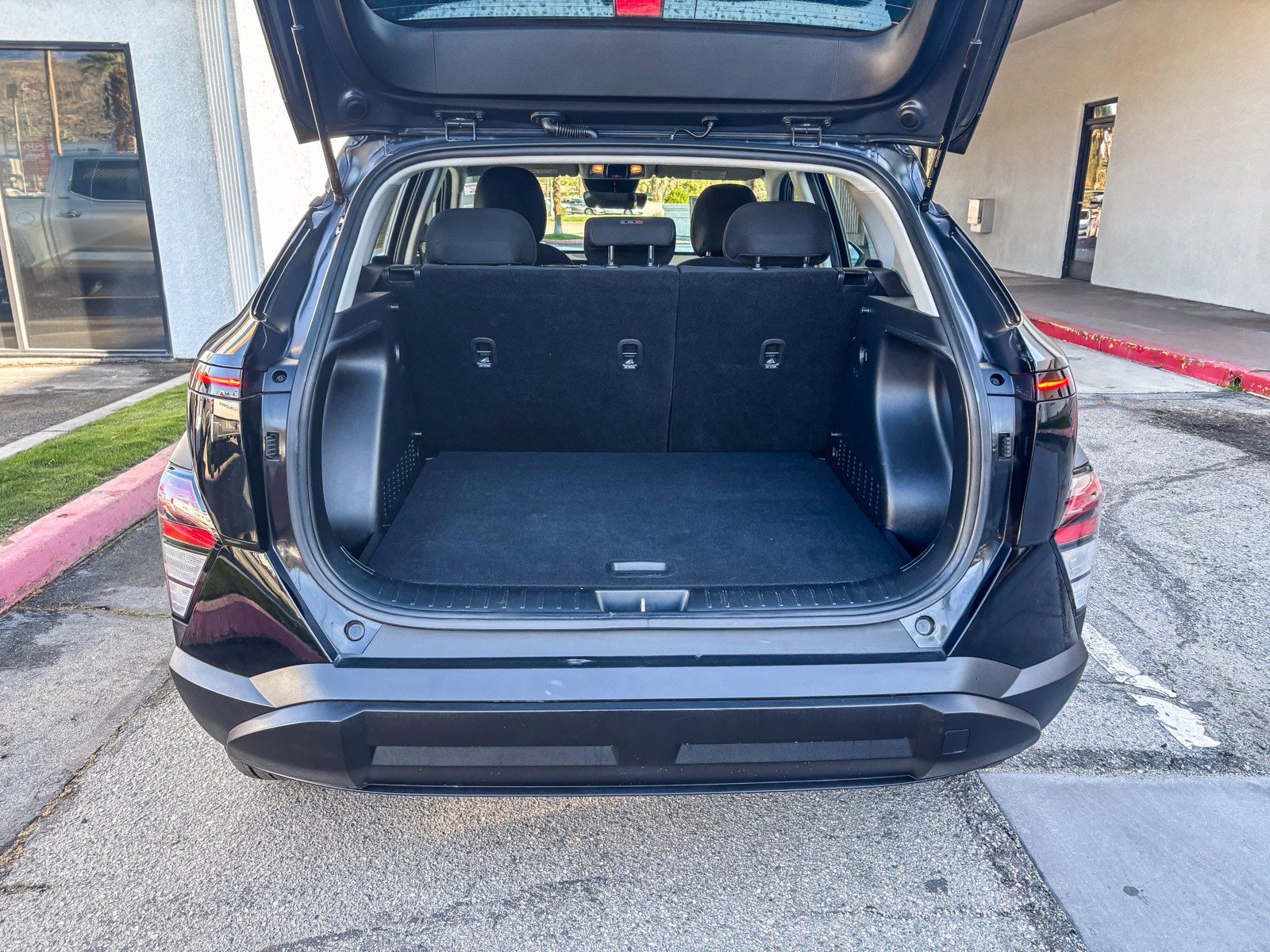 Used 2024 Hyundai Kona SE image 14