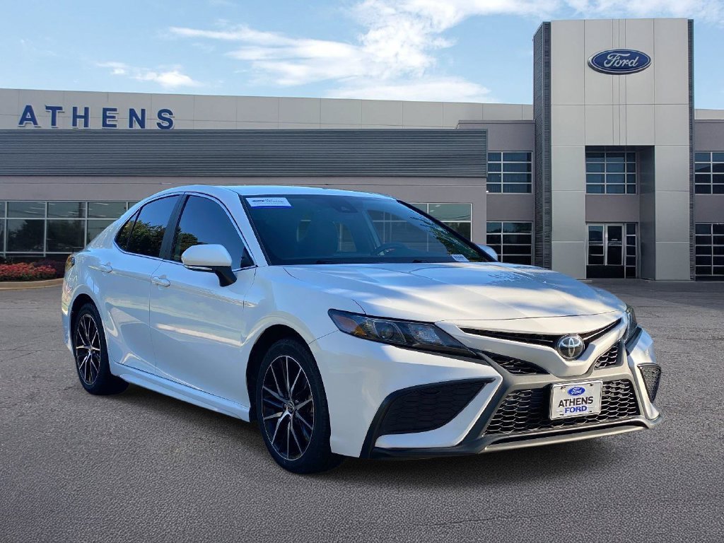 Used 2023 Toyota Camry SE