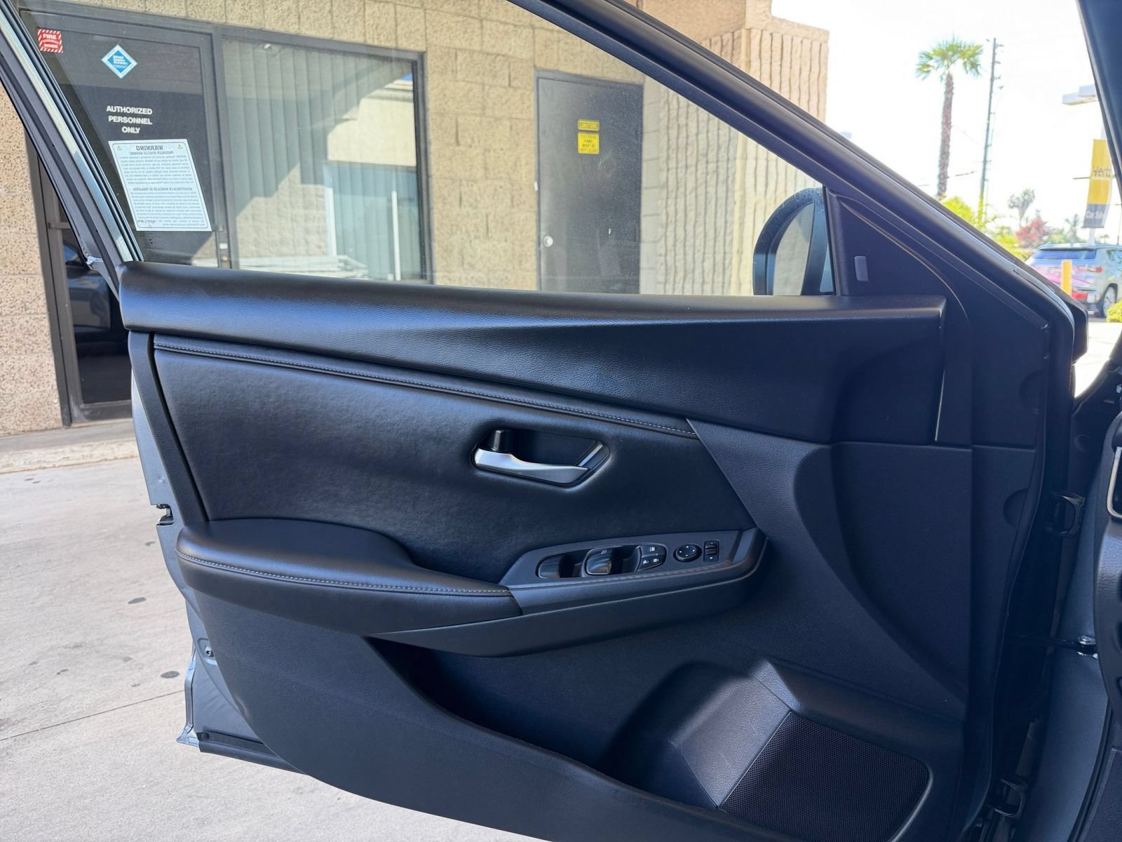 Used 2025 Nissan Sentra SV FWD image 18