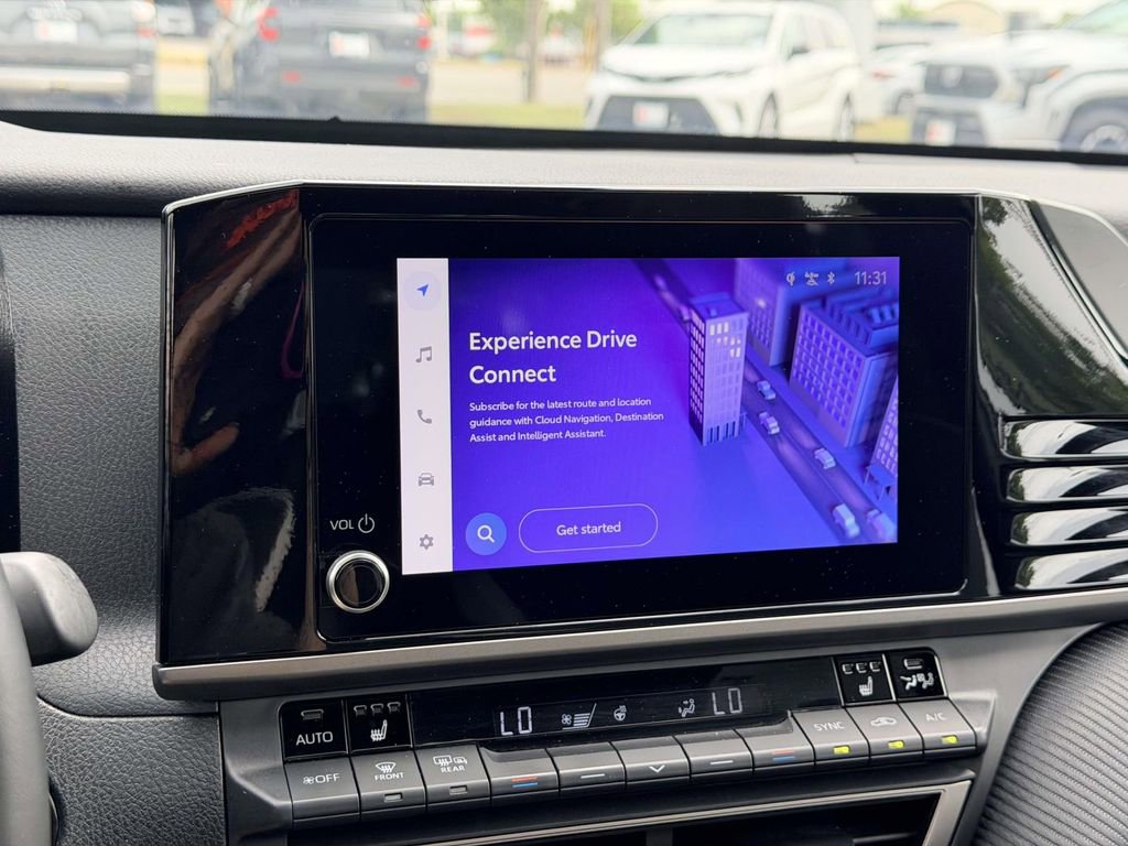 Certified 2025 Toyota Camry SE w/ Convenience Package FWD image 3