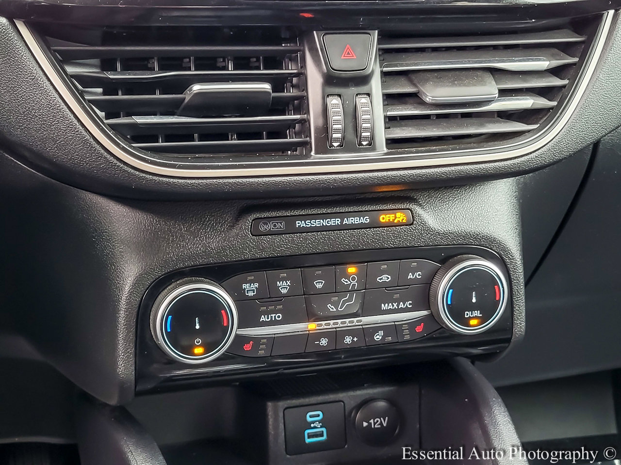 Used 2022 Ford Escape SEL FWD image 21