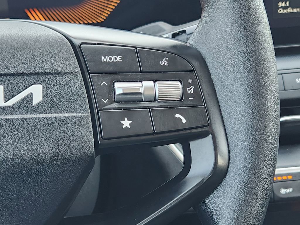 Used 2025 Kia K4 image 28