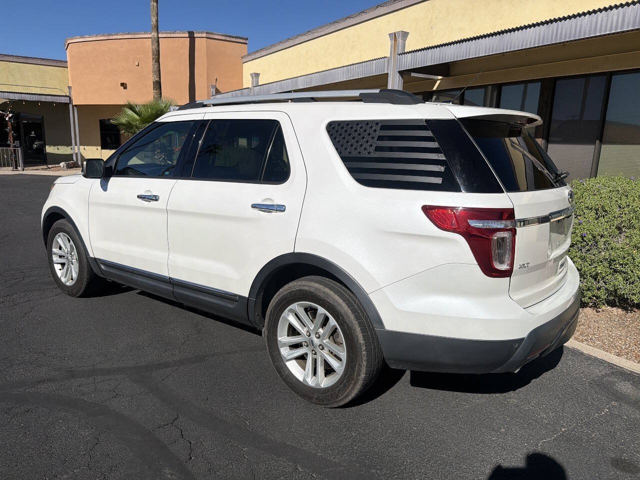 Used 2015 Ford Explorer XLT w/ Equipment Group 202A FWD image 5