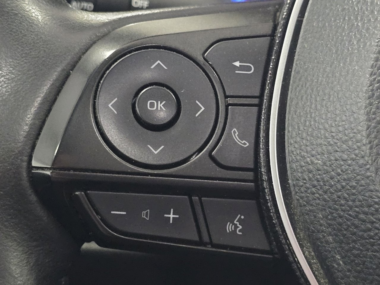 Certified 2020 Toyota RAV4 Limited image 37