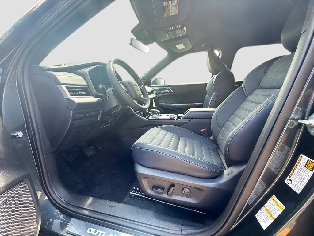 New 2026 Mitsubishi Outlander LE FWD image 22