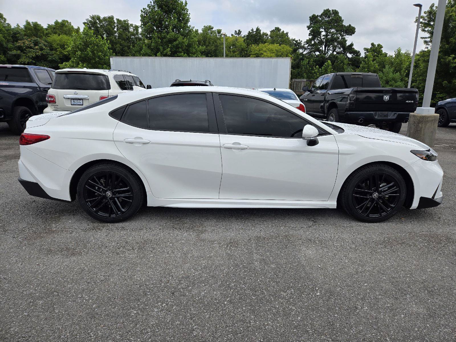 Used 2025 Toyota Camry SE w/ Convenience Package FWD image 8