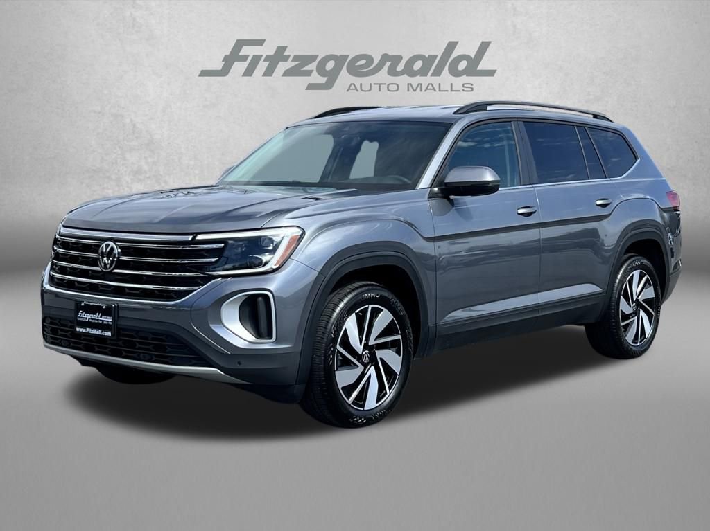 Used 2025 Volkswagen Atlas SE image 2