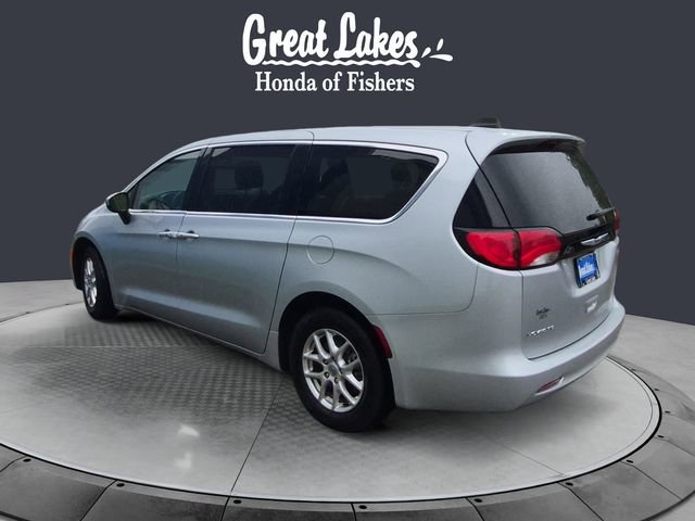 Used 2023 Chrysler Voyager LX FWD image 3