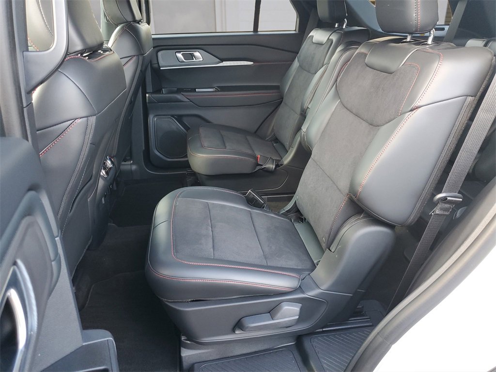 Certified 2025 Ford Explorer ST image 10