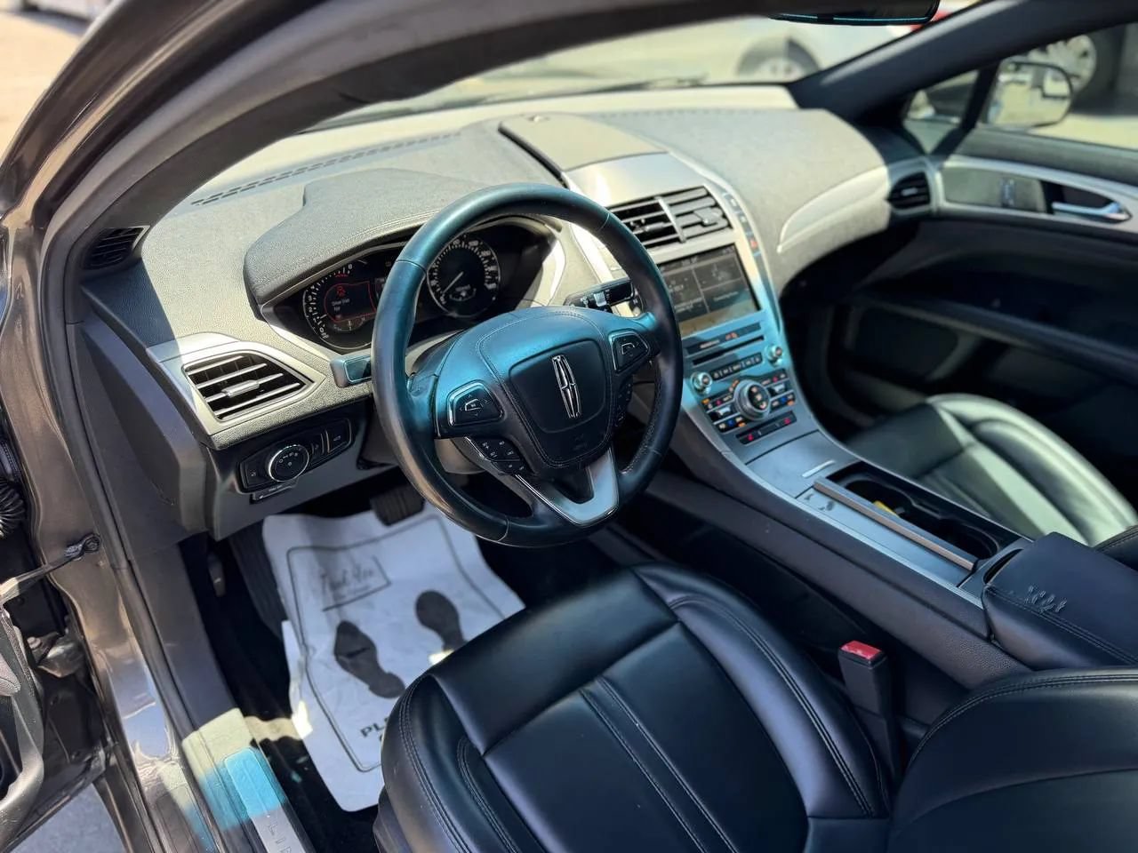 Used 2017 Lincoln MKZ Premiere FWD image 23