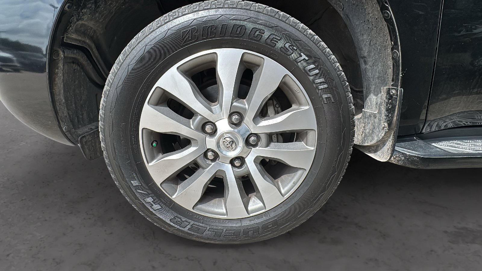 Used 2017 Toyota Sequoia Limited w/ Safety & Convenience Package RWD image 19
