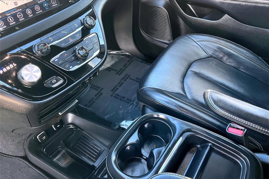 Used 2018 Chrysler Pacifica Touring-L w/ Premium Audio Group image 16