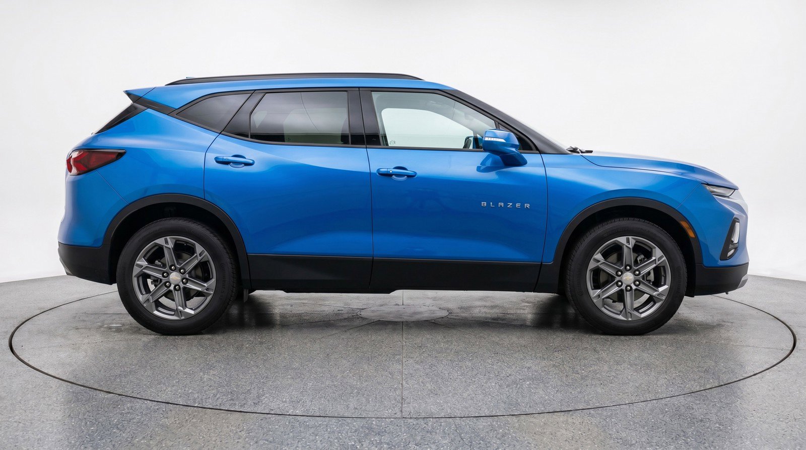 Used 2025 Chevrolet Blazer LT FWD image 11