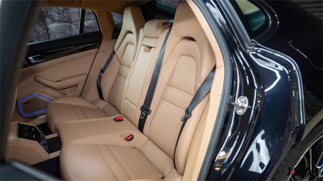 Used 2022 Porsche Panamera 4 w/ Premium Package image 12