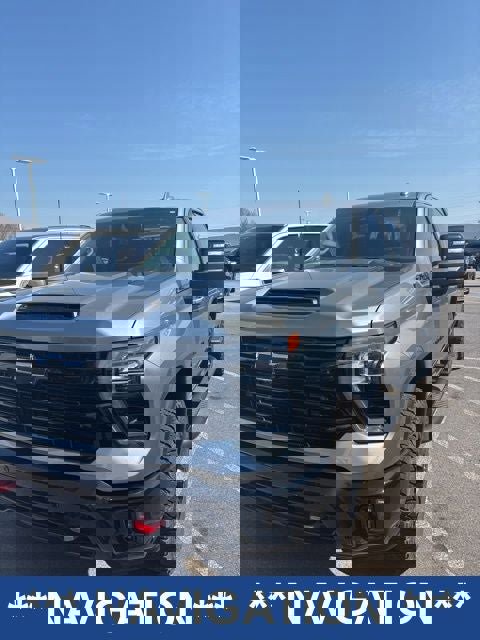 Used 2025 Chevrolet Silverado 2500 LTZ w/ LTZ Plus Package image 7