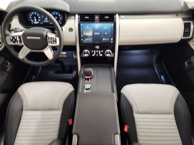 New 2026 Land Rover Discovery Limited Edition AWD/4WD image 4