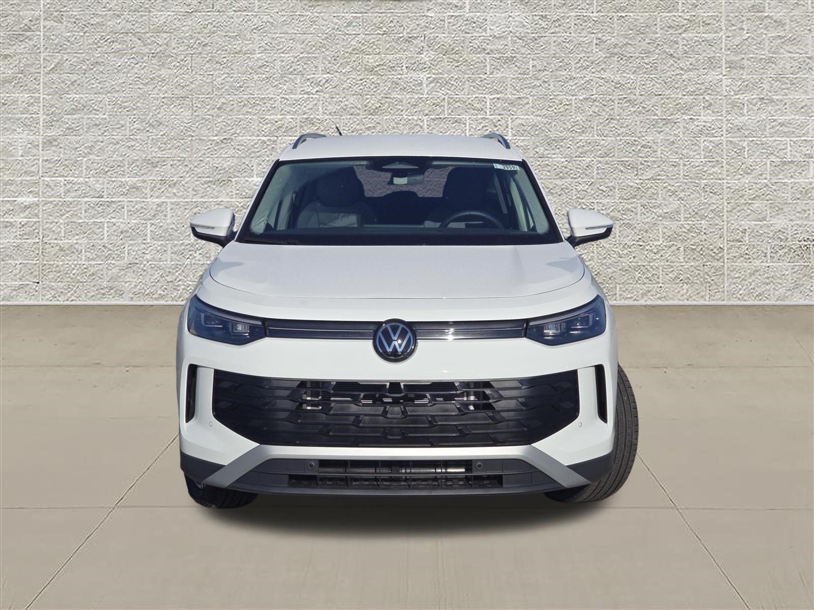 New 2026 Volkswagen Tiguan SE AWD/4WD image 2