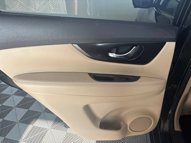 Used 2018 Nissan Rogue SL w/ Premium Package AWD/4WD image 22