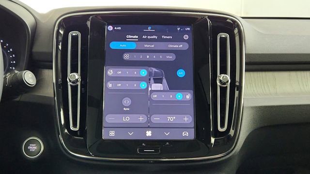 Certified 2026 Volvo XC40 B5 Plus w/ Climate Package AWD/4WD image 22