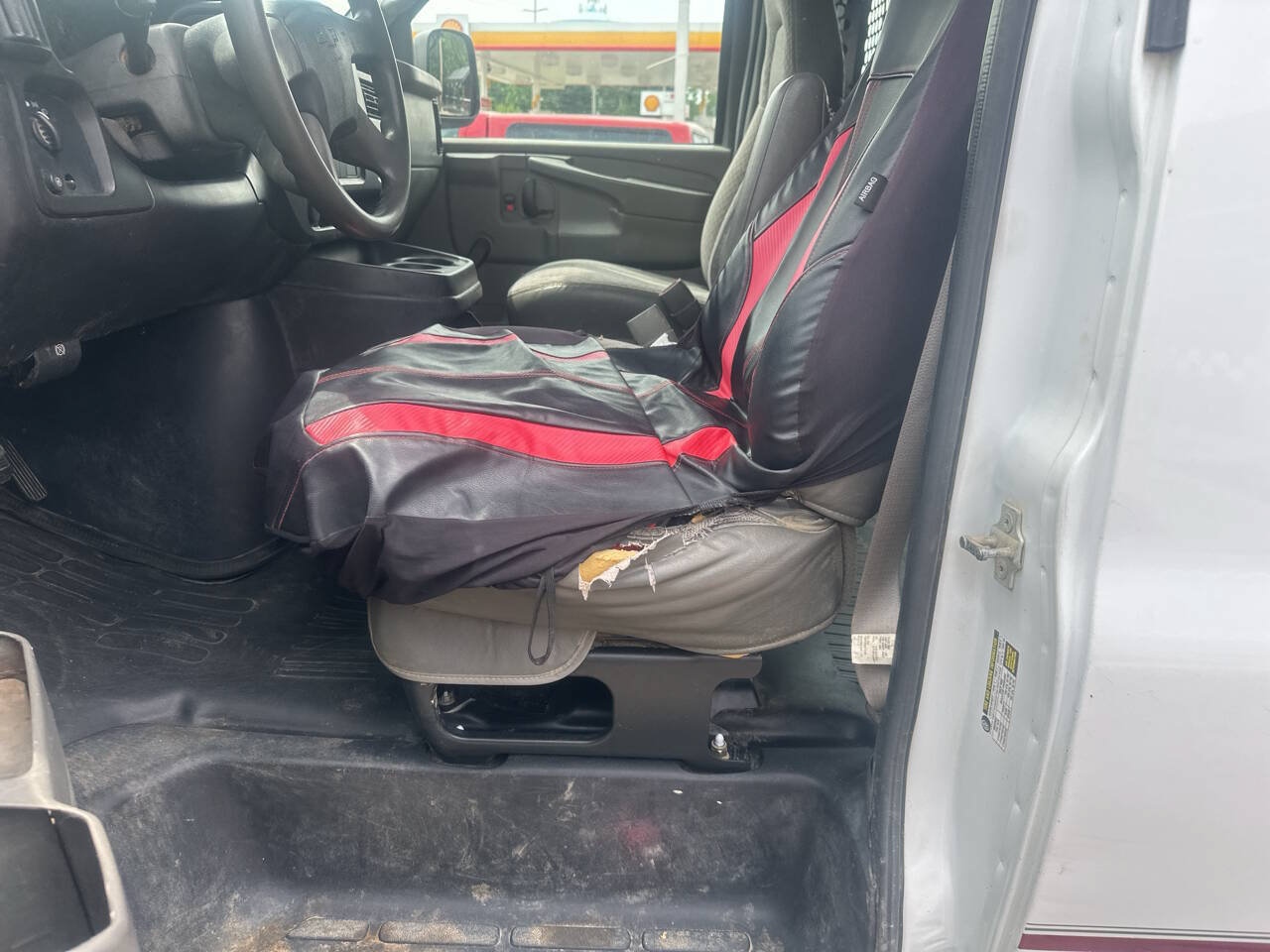 Used 2005 Chevrolet Express 2500 RWD image 14