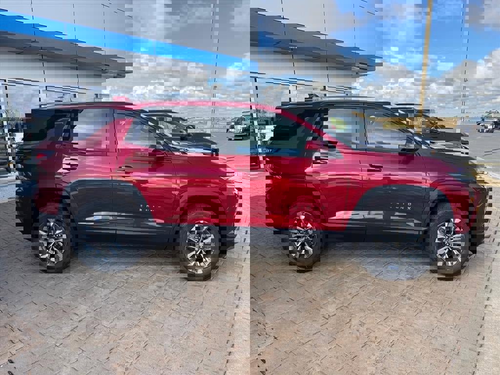 New 2026 Chevrolet Equinox LT w/ Convenience Package II image 2