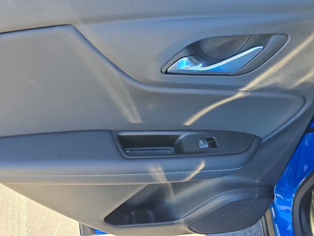 Used 2025 Chevrolet Blazer LT image 11