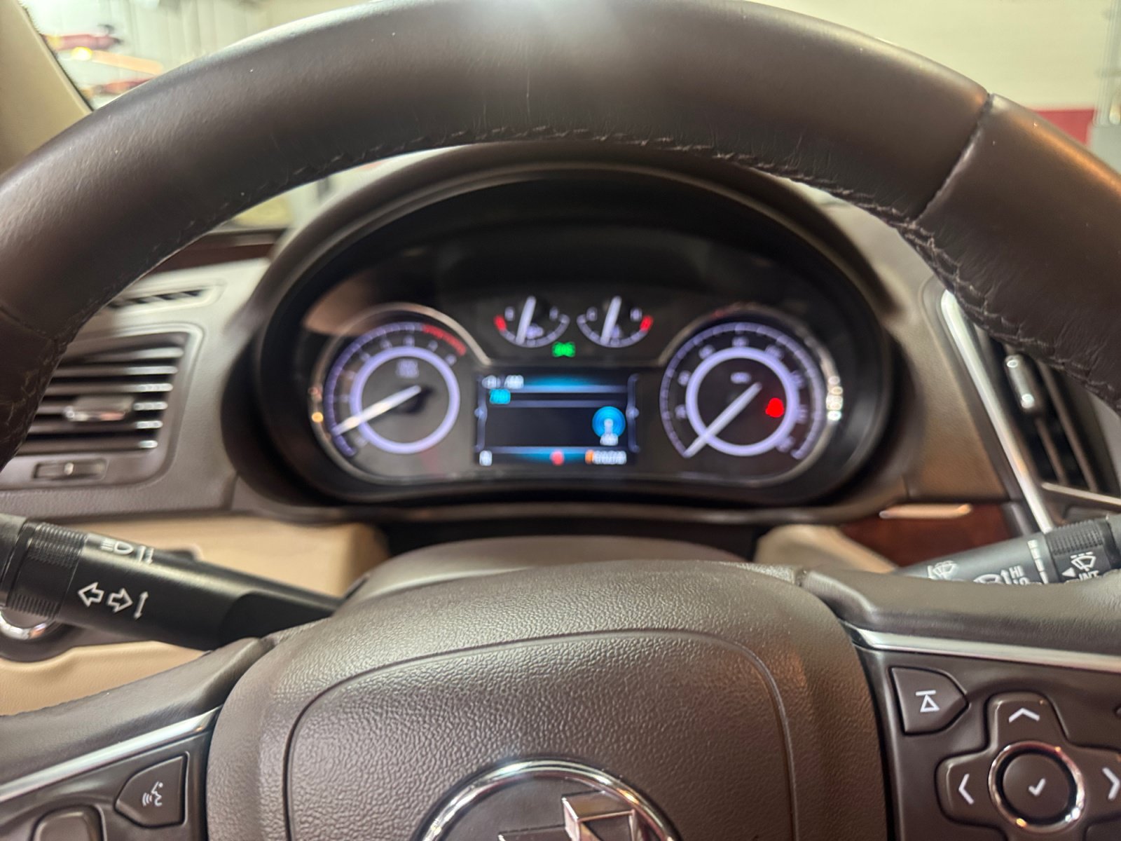 Used 2016 Buick Regal FWD image 10