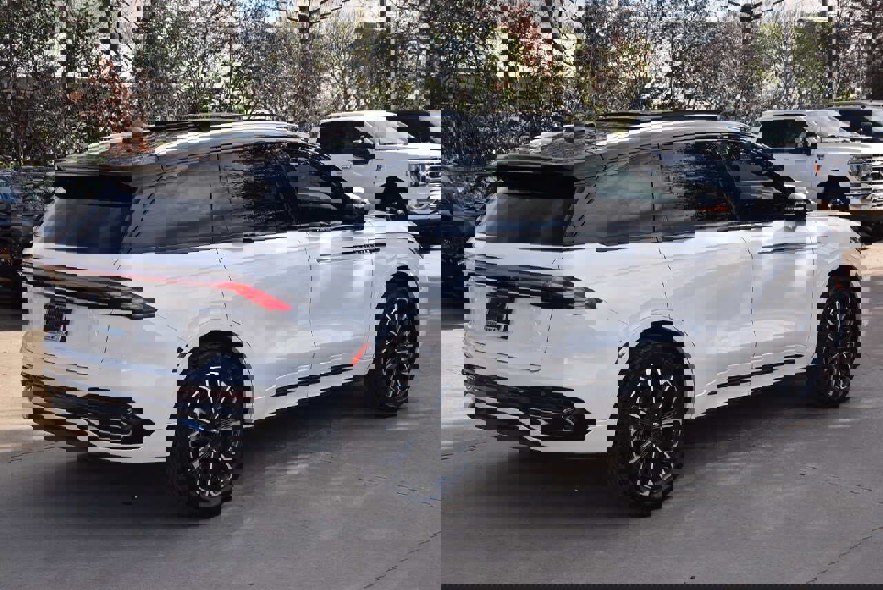 Certified 2026 Lincoln Nautilus Reserve image 7