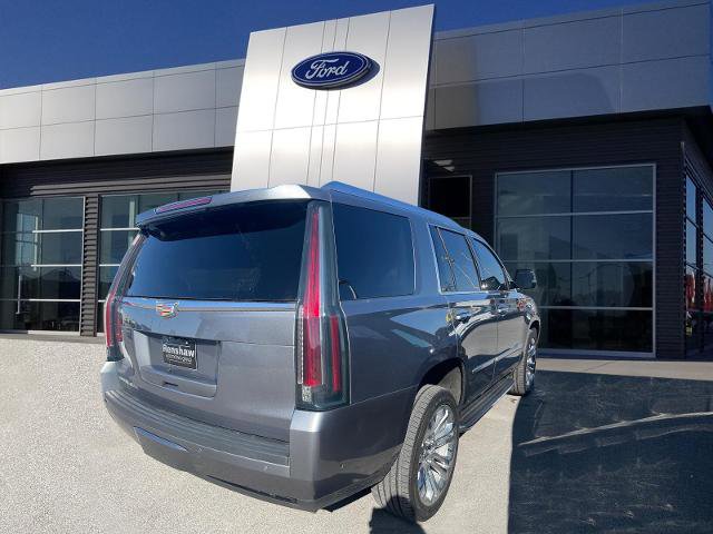 Used 2020 Cadillac Escalade Luxury w/ LPO, Radiant Package image 2