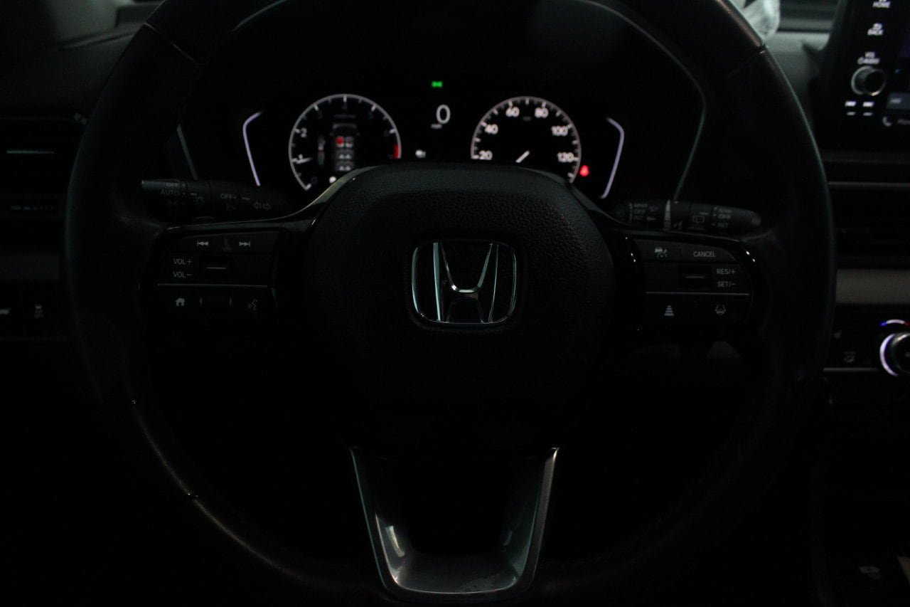 Used 2025 Honda Pilot EX-L image 12