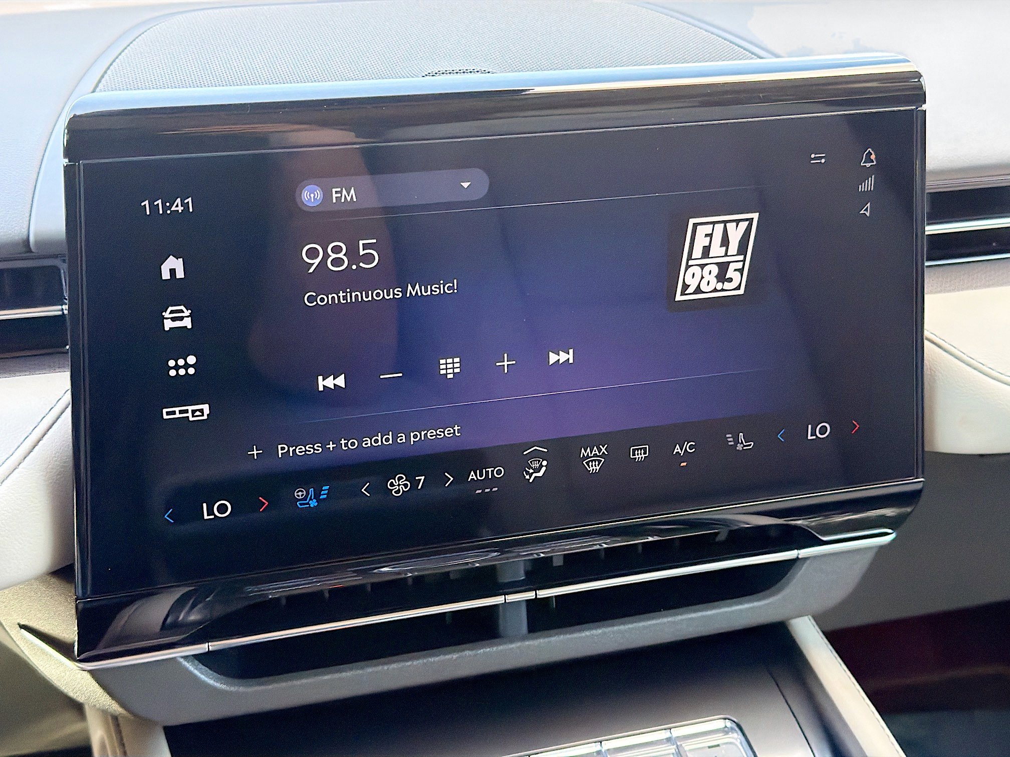 Used 2025 Lincoln Nautilus Premier w/ Equipment Group 102A image 32