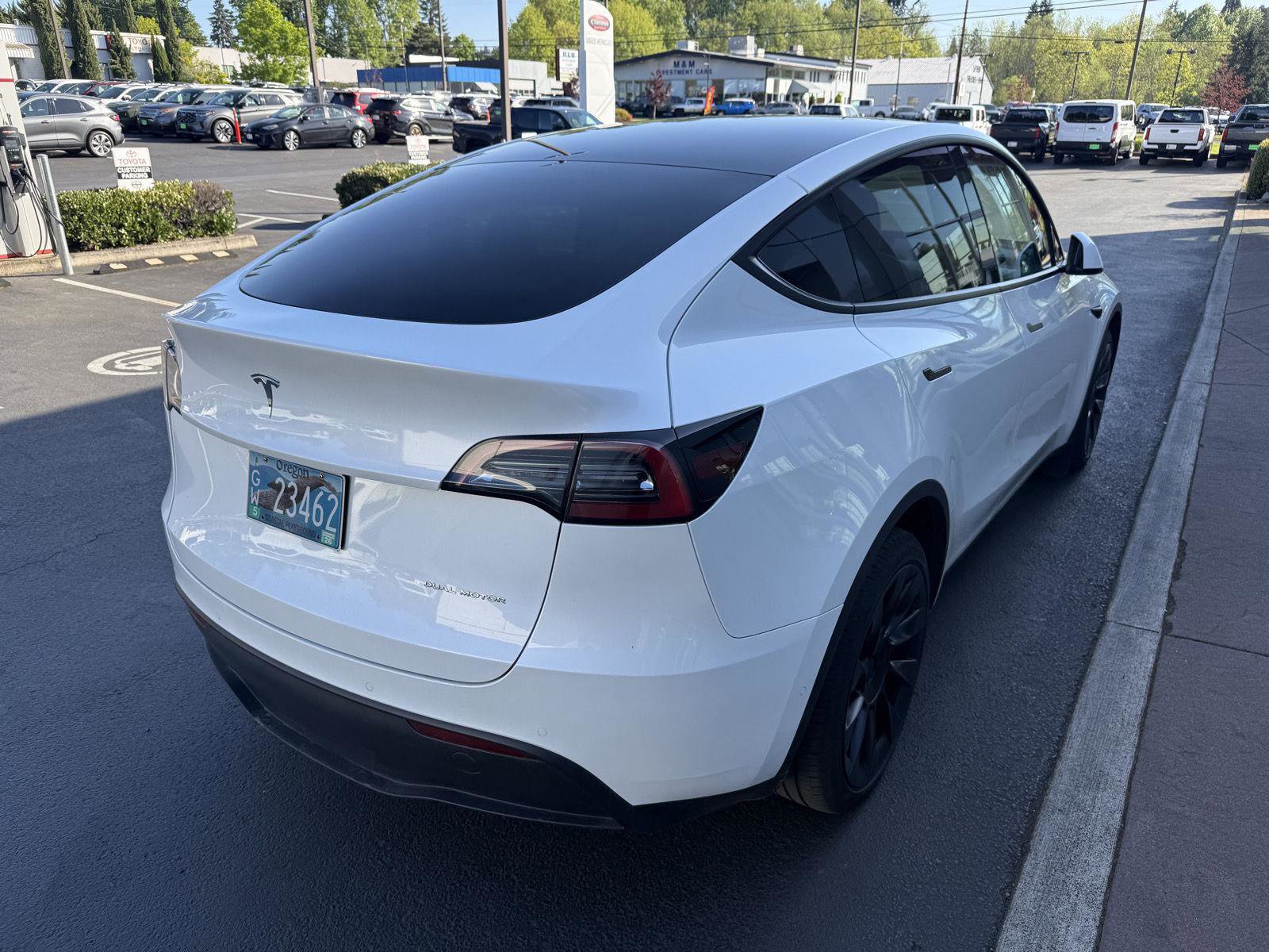 Used 2022 Tesla Model Y Long Range AWD/4WD image 6