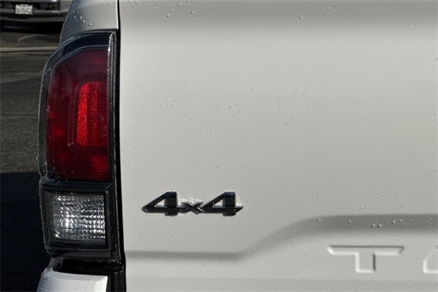 Used 2022 Toyota Tacoma Limited image 49