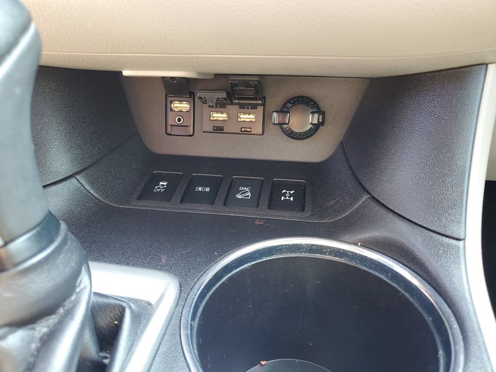 Used 2019 Toyota Highlander XLE AWD/4WD image 19