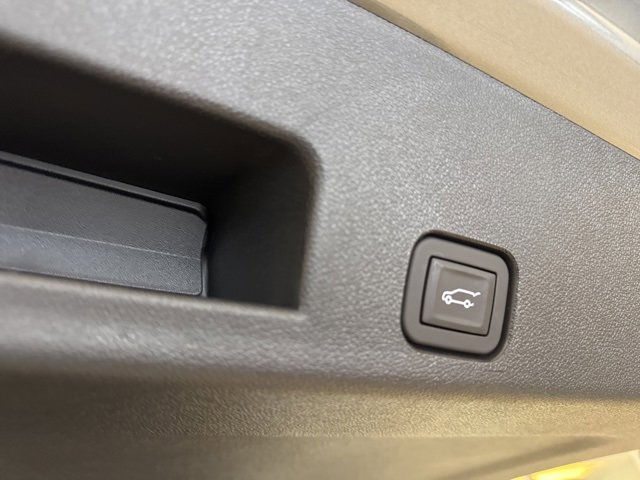 Used 2025 Chevrolet Traverse Z71 image 21