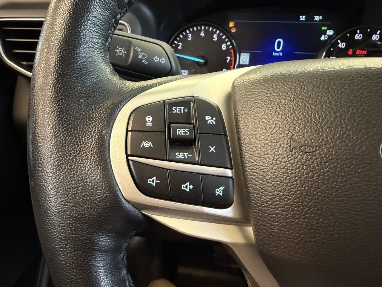Used 2022 Ford Explorer XLT w/ Equipment Group 202A AWD/4WD image 11