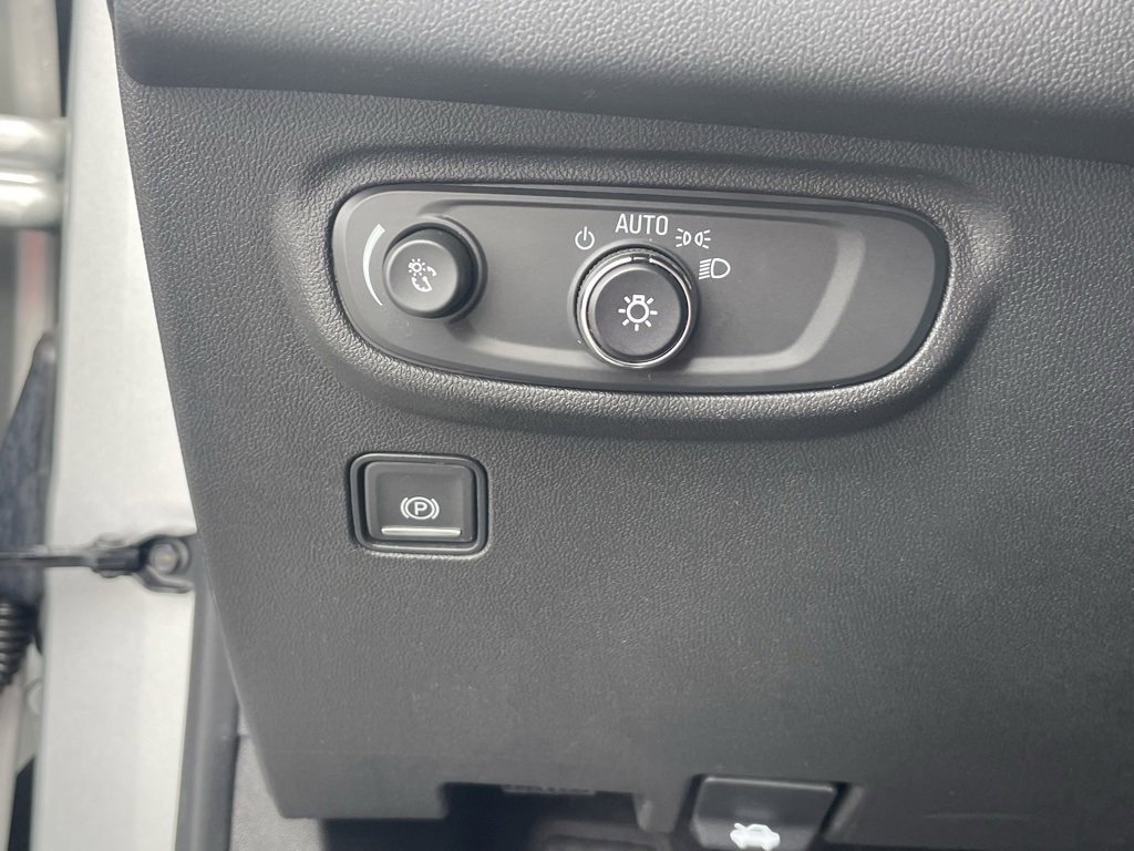 Used 2021 GMC Terrain SLE w/ Driver Convenience Package image 19