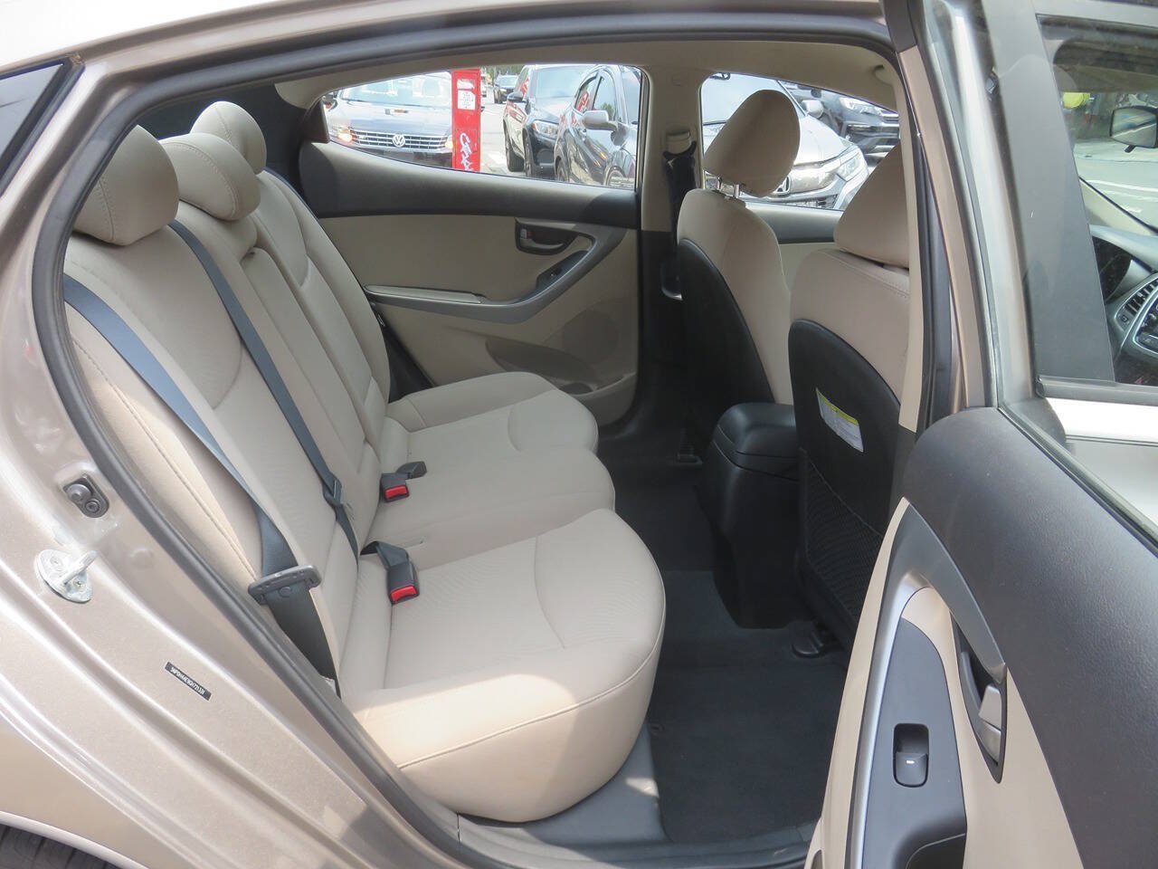 Used 2016 Hyundai Elantra SE FWD image 19