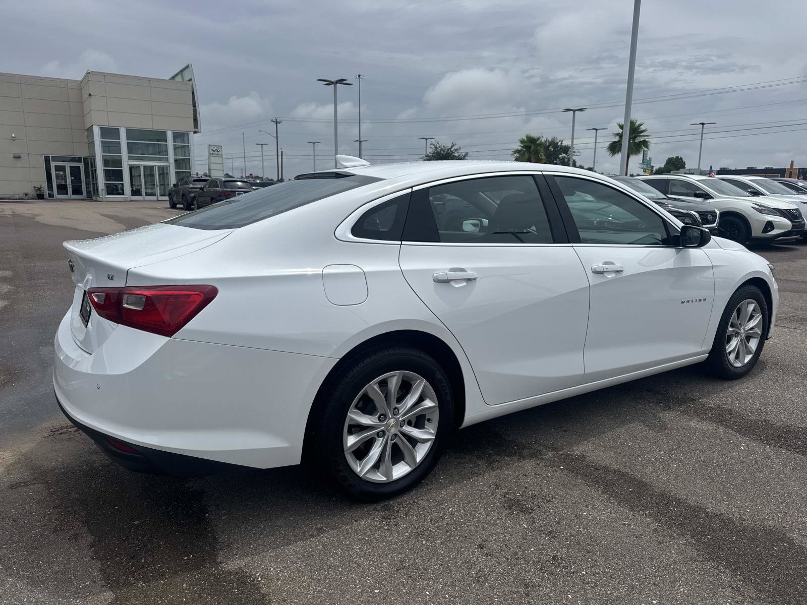 Used 2025 Chevrolet Malibu LT FWD image 5