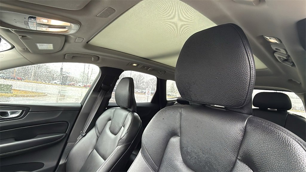 Certified 2025 Volvo XC60 B5 Plus image 23