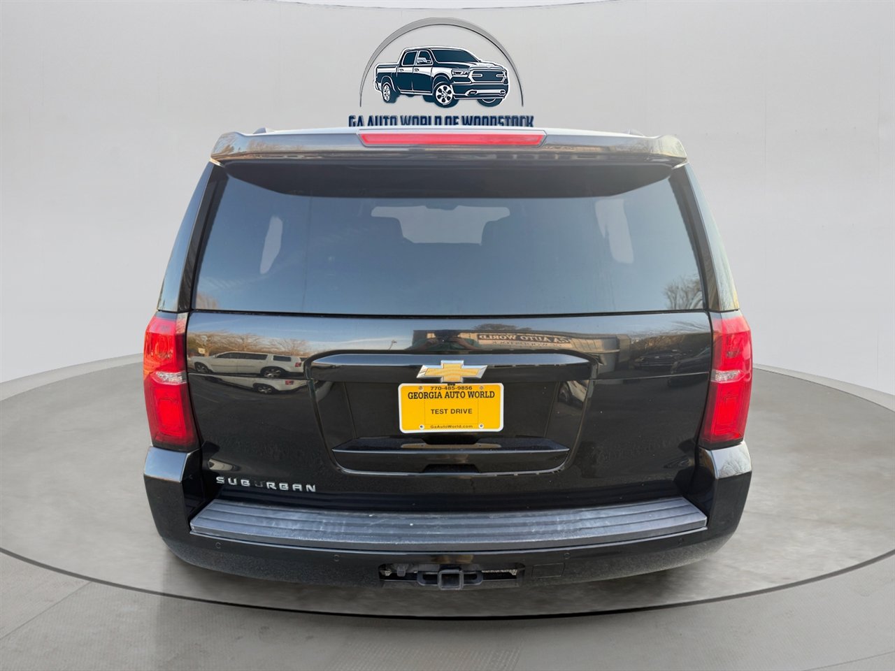 Used 2016 Chevrolet Suburban LT RWD image 6
