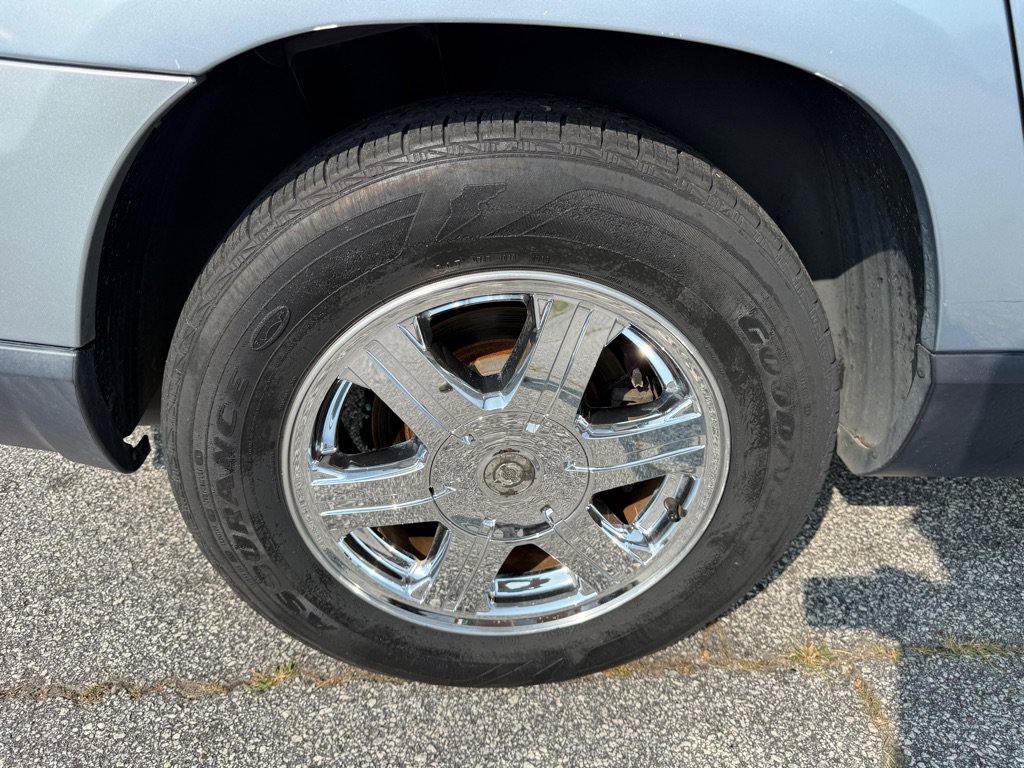 Used 2005 Chrysler Pacifica Touring FWD image 16