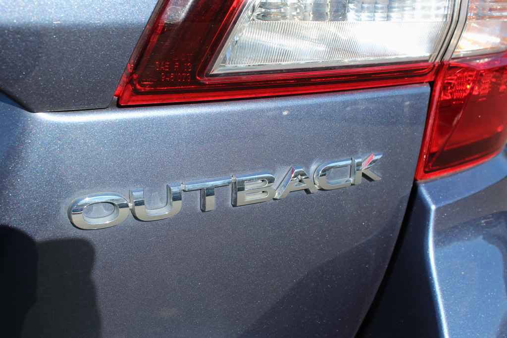 Used 2018 Subaru Outback 2.5i Limited image 8