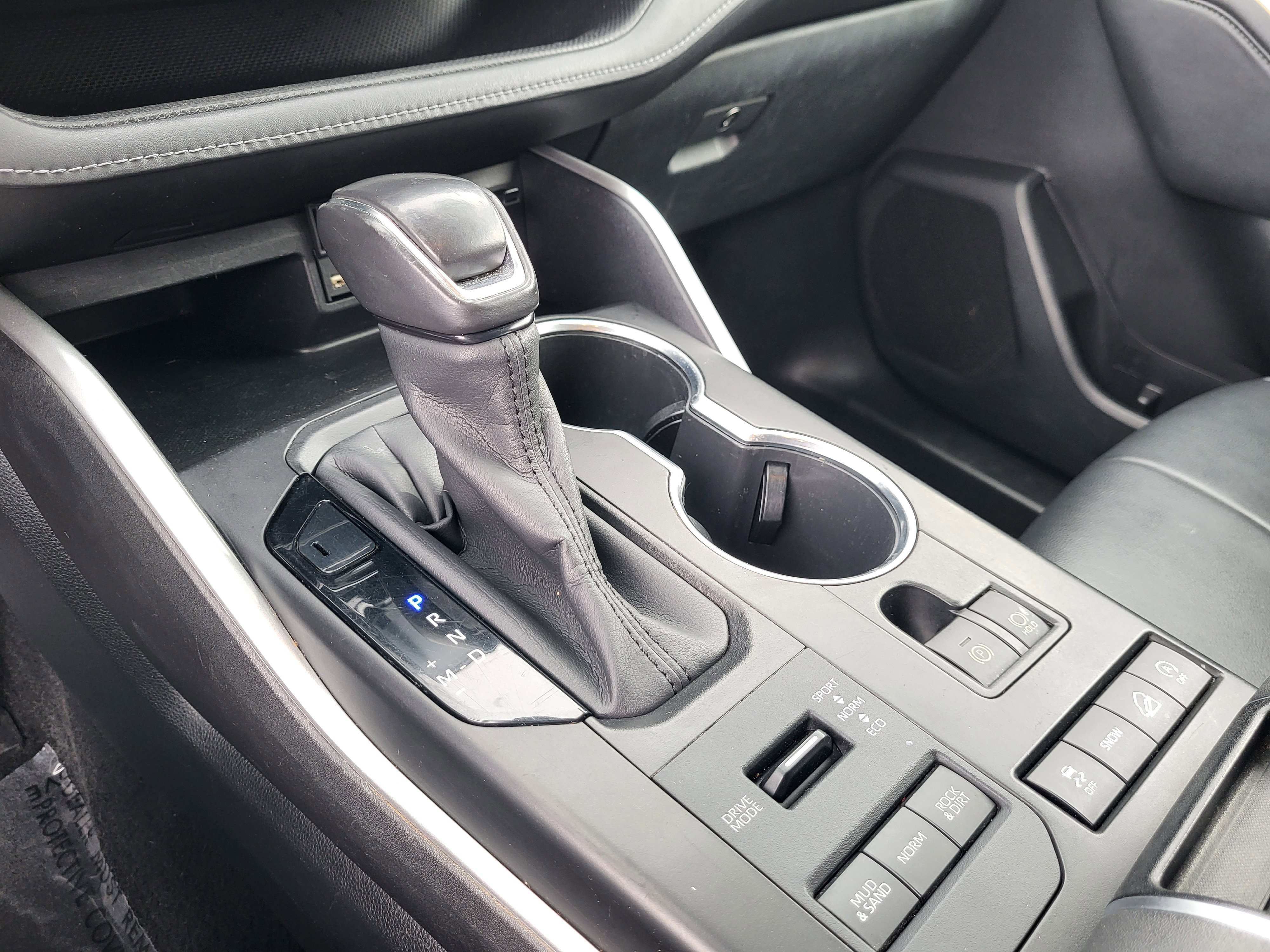 Used 2020 Toyota Highlander XLE image 11