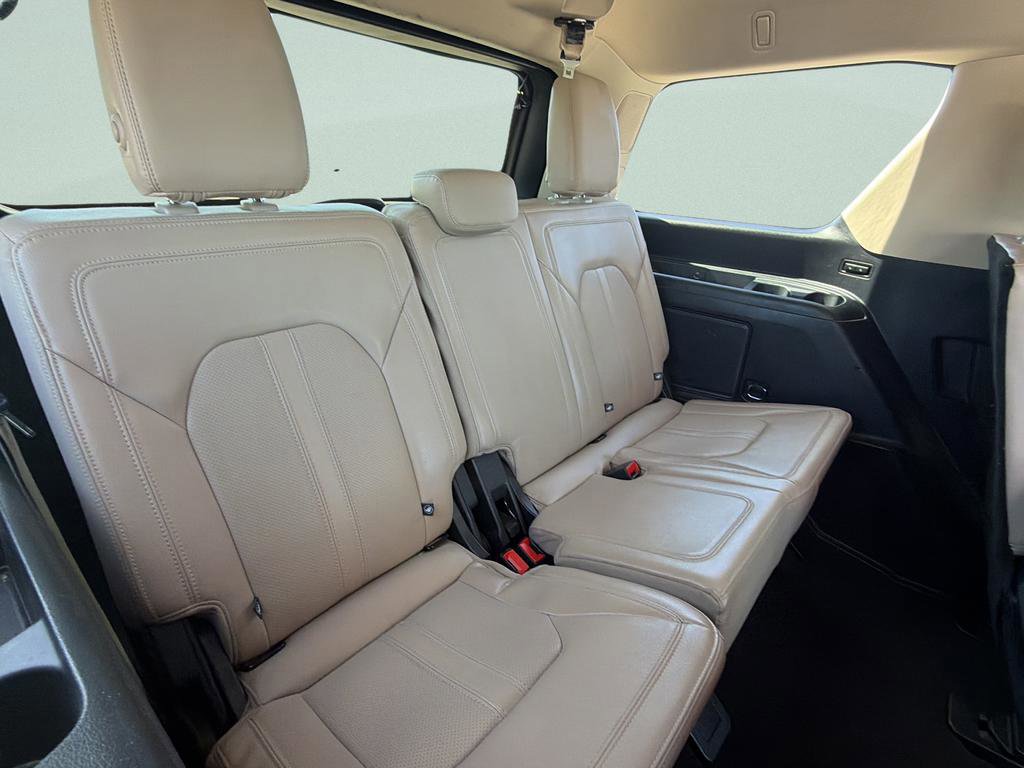 Used 2023 Ford Expedition Limited image 10