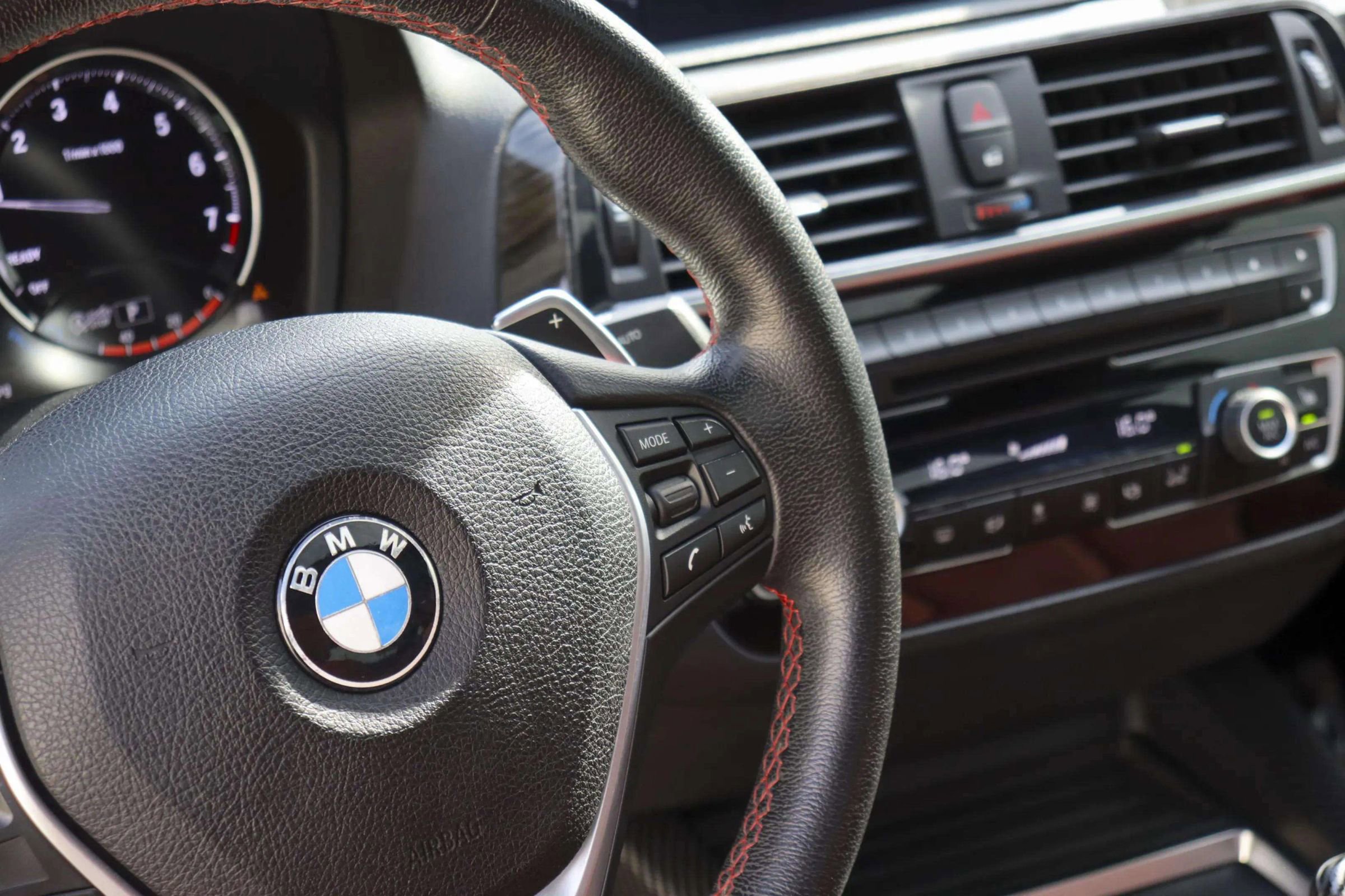 Used 2019 BMW 230i xDrive Coupe w/ Premium Package image 22