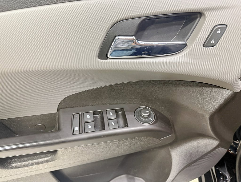 Used 2018 Chevrolet Sonic LT image 23