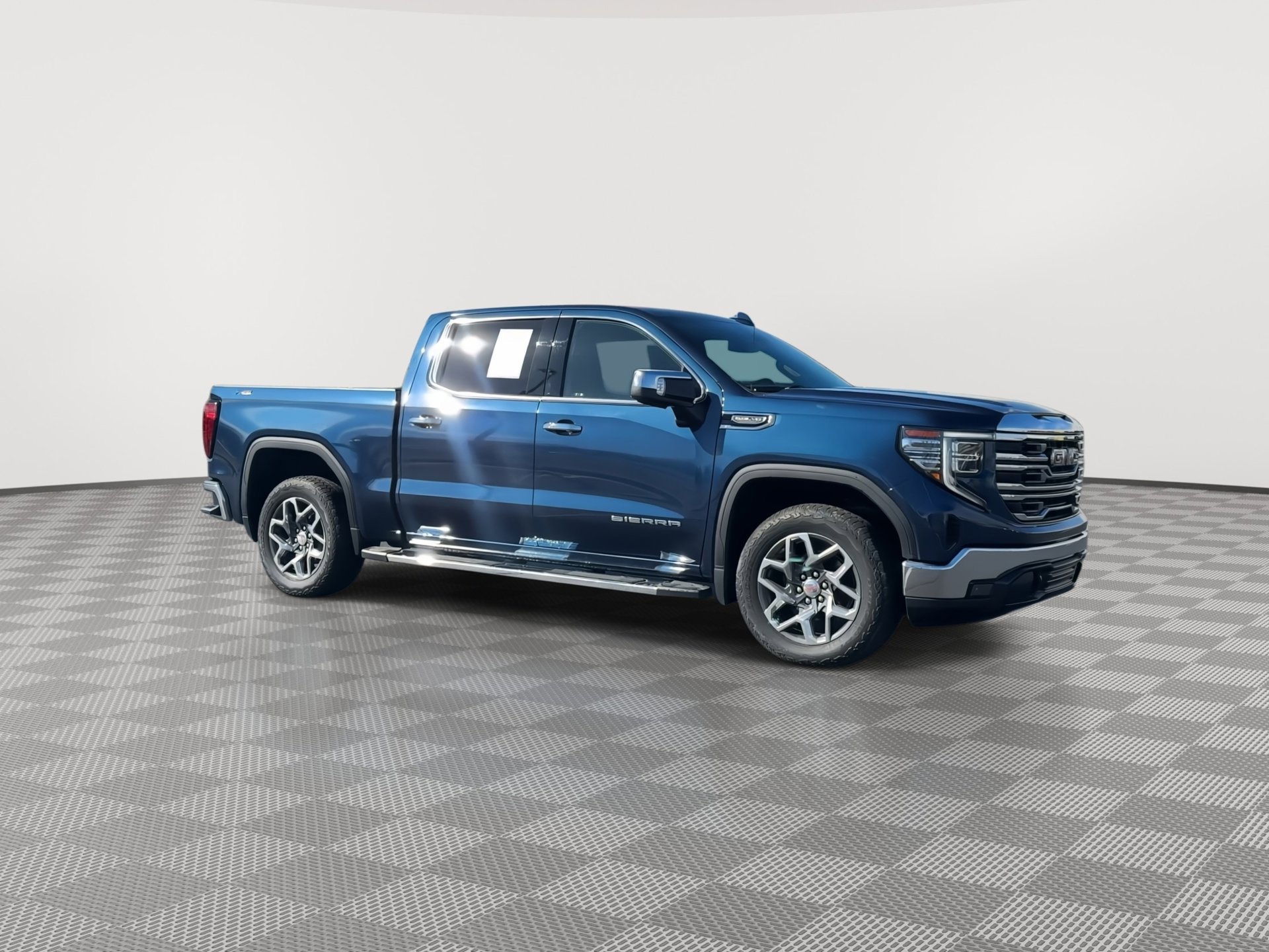 Certified 2023 GMC Sierra 1500 SLT w/ SLT Premium Package image 2