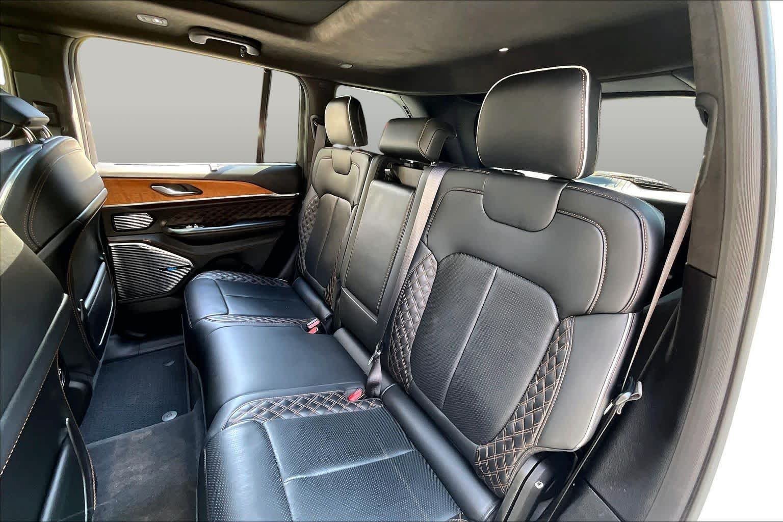 Used 2022 Jeep Grand Cherokee Summit AWD/4WD image 20
