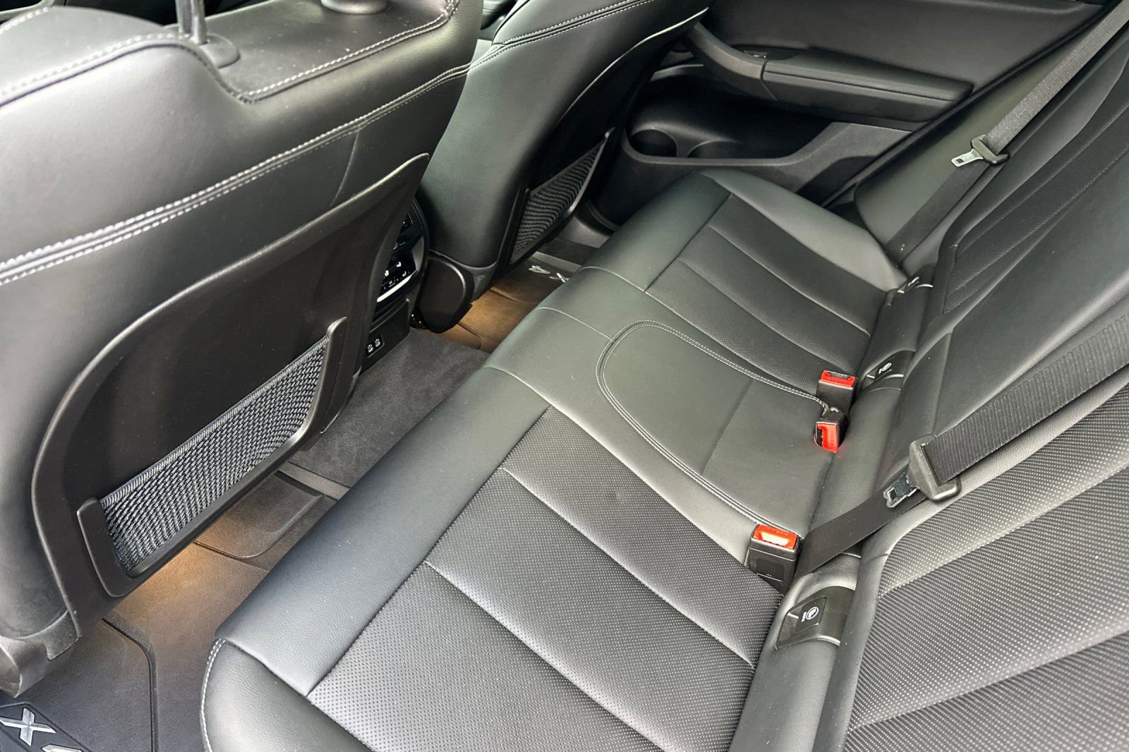 Used 2023 BMW X4 xDrive30i w/ Premium Package AWD/4WD image 12